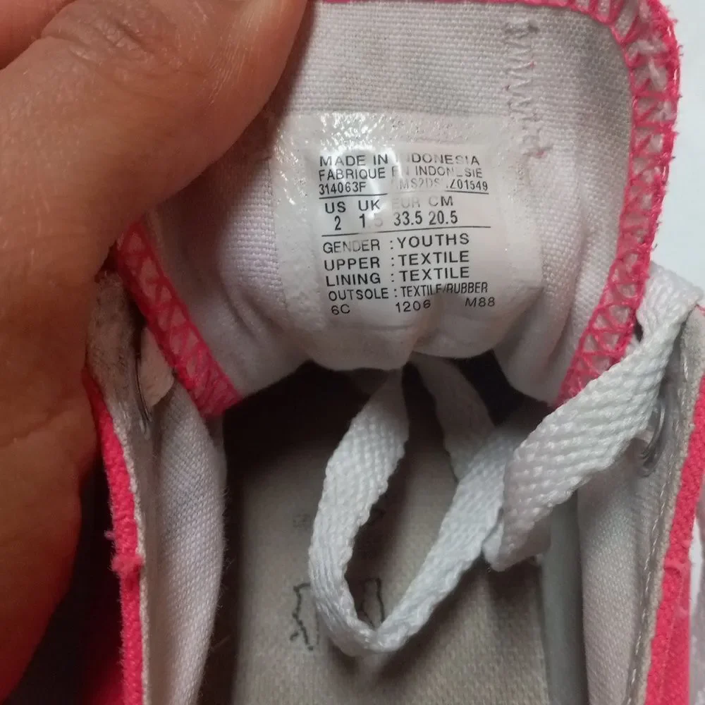 Converse Hot Pink Low Top Little Girl Size 2 Youth